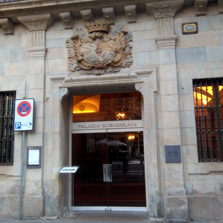 Descubre los Hoteles de Ensueño en Pamplona que te Harán Vibrar
