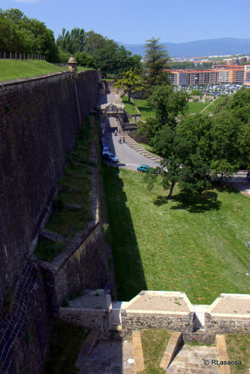 Descubriendo la Historia de las murallas de Pamplona